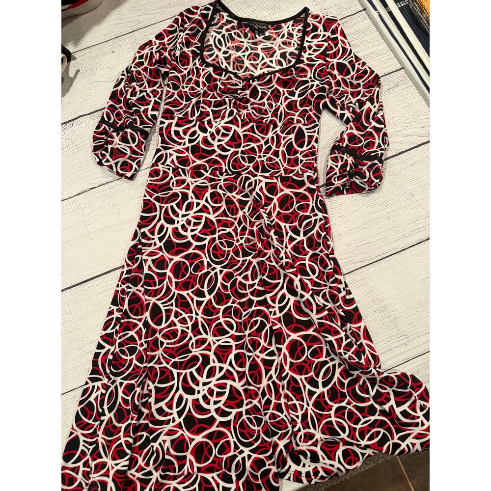 My Michelle Abstract Circle Print 3/4 Length Sleeves Size M